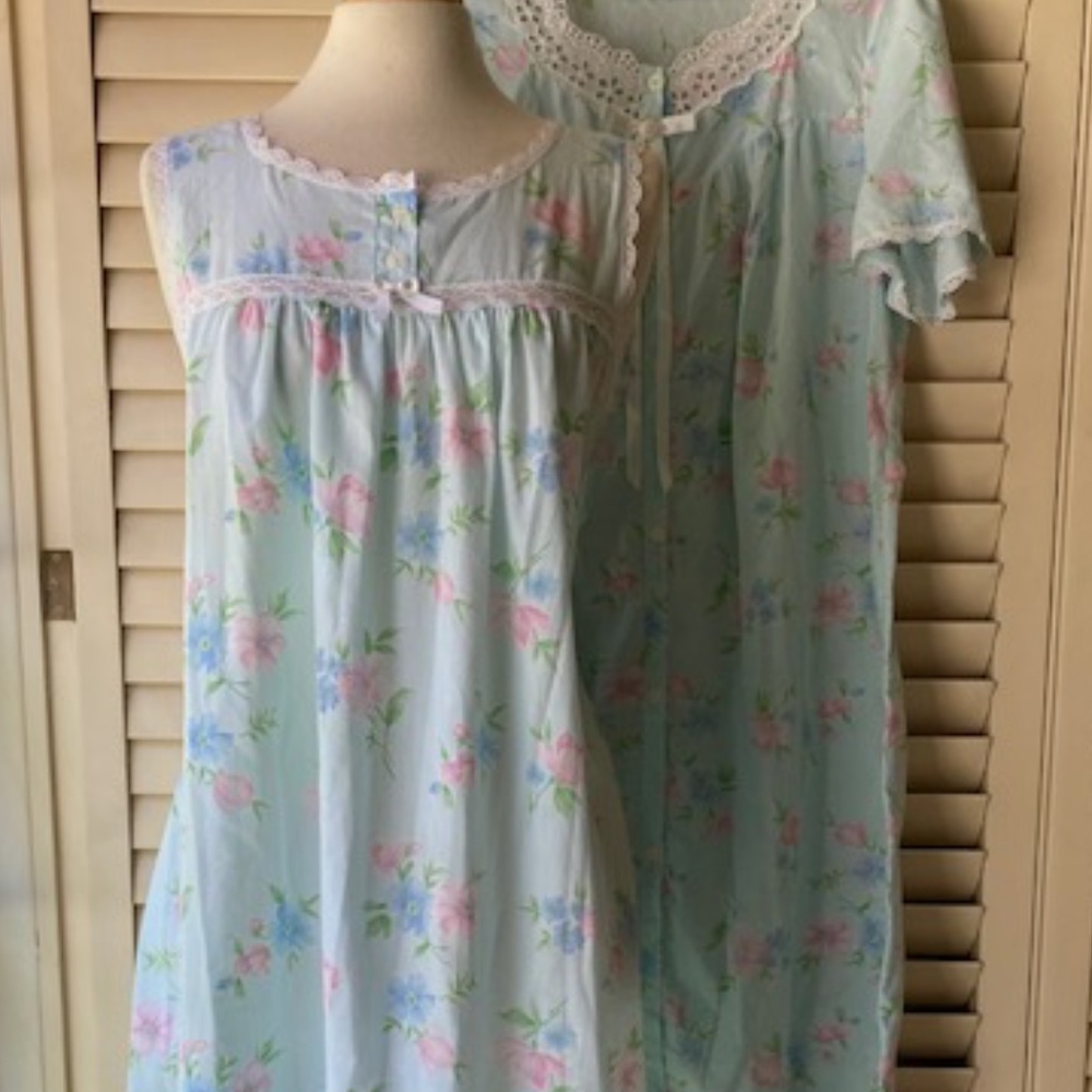 Character Robe & Gown Set - Picture 3 of 12